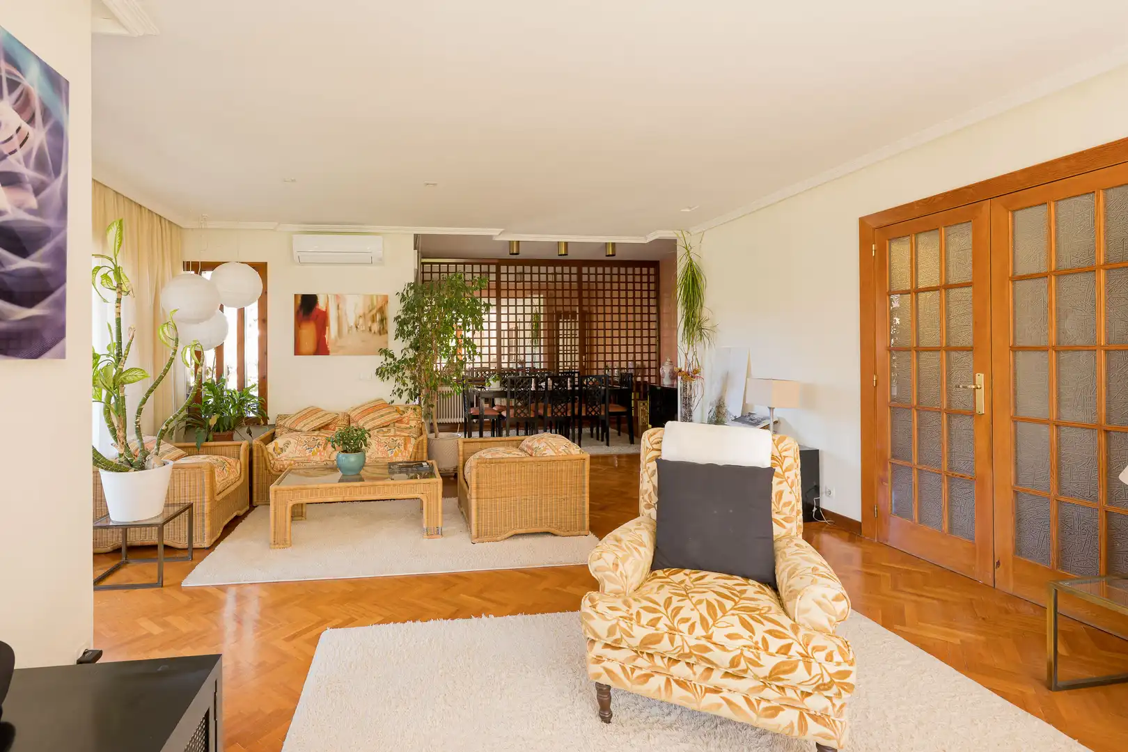 Sala d'estar de Casa o xalet en venda en Majadahonda amb Calefacció, Jardí privat i Parquet