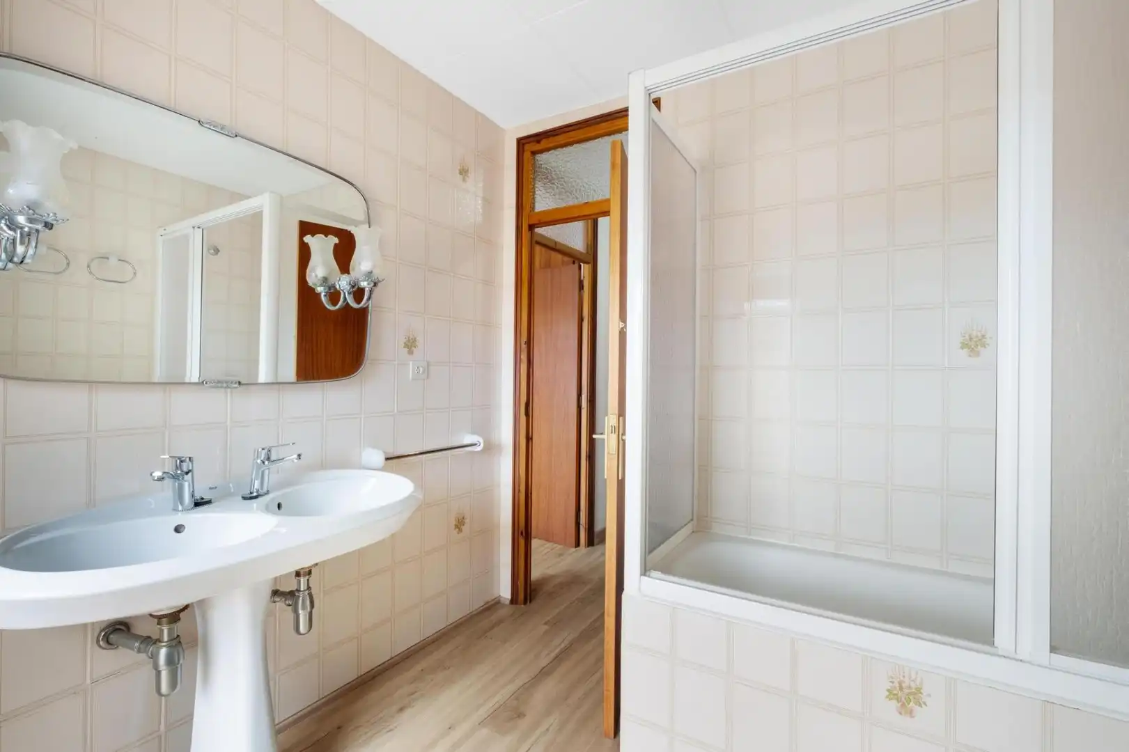 Bathroom of Houses for sale in Castelló d'Empúries