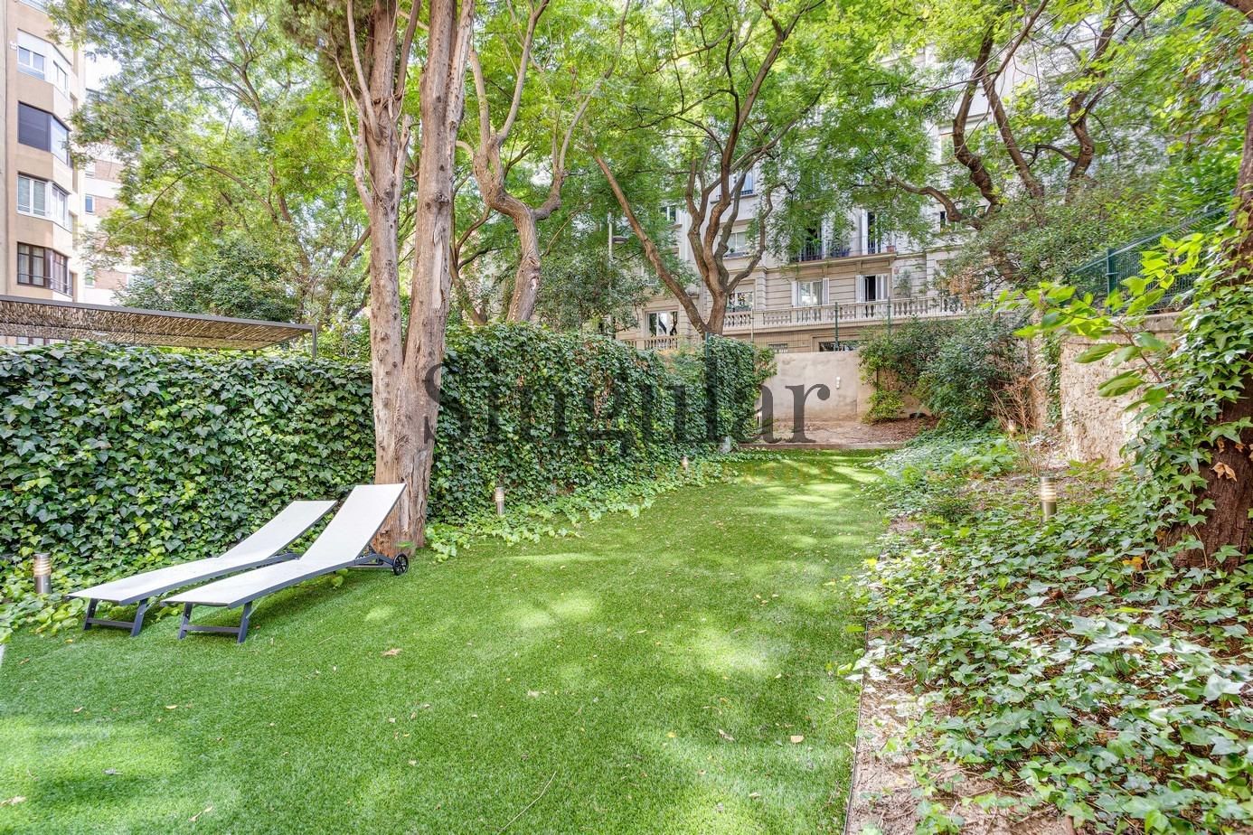 Jardí de Planta baixa en venda en  Barcelona Capital amb Calefacció i Terrassa