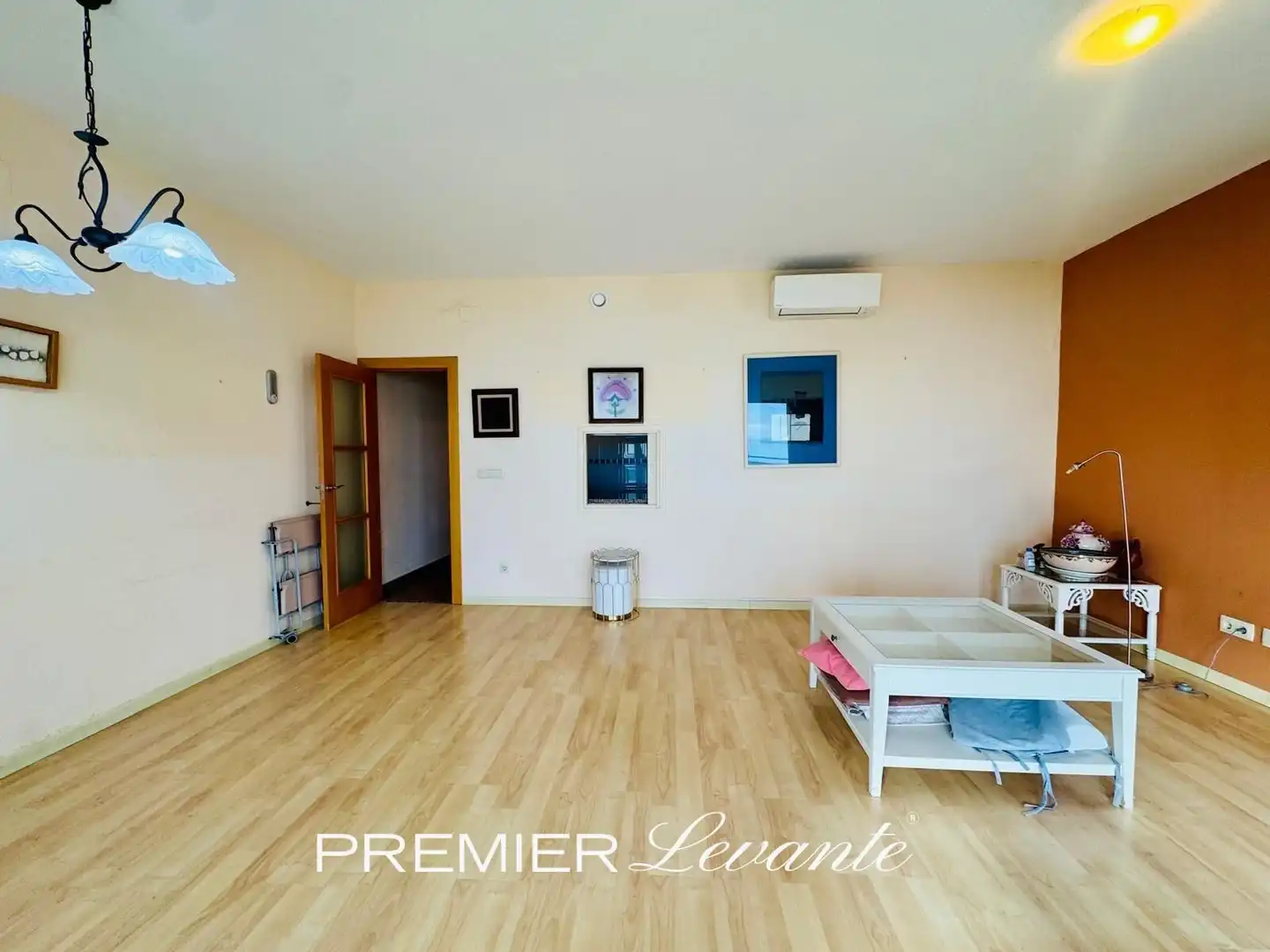 Sala de estar de Piso en venta en L'Alfàs del Pi con Aire acondicionado, Terraza y Balcón
