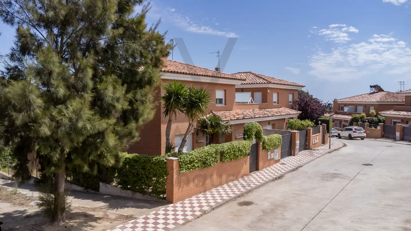 Exterior view of Detached homes for sale in Riudecanyes  with Air Conditioner, Heating and Private garden