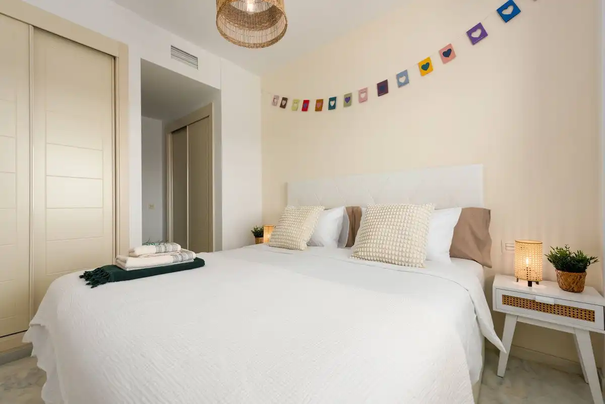 Dormitori de Apartament en venda en Estepona Pueblo