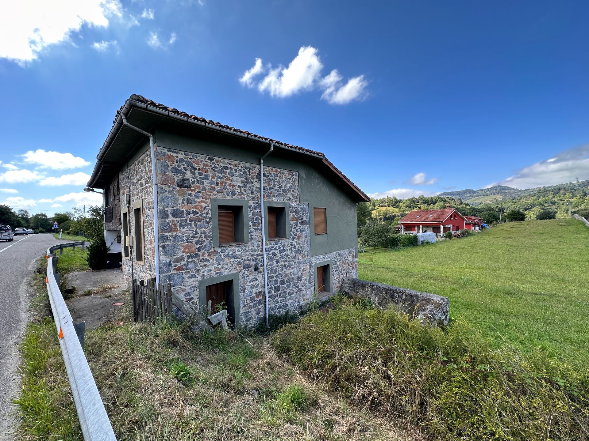 Vista exterior de Casa o xalet en venda en Piloña amb Jardí privat i Terrassa