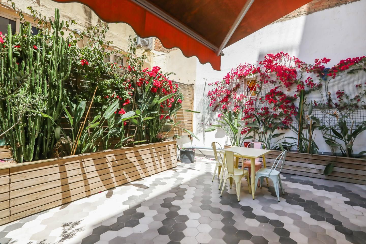 Terrace of Flat to rent in  Barcelona Capital  with Air Conditioner, Terrace and Furnished