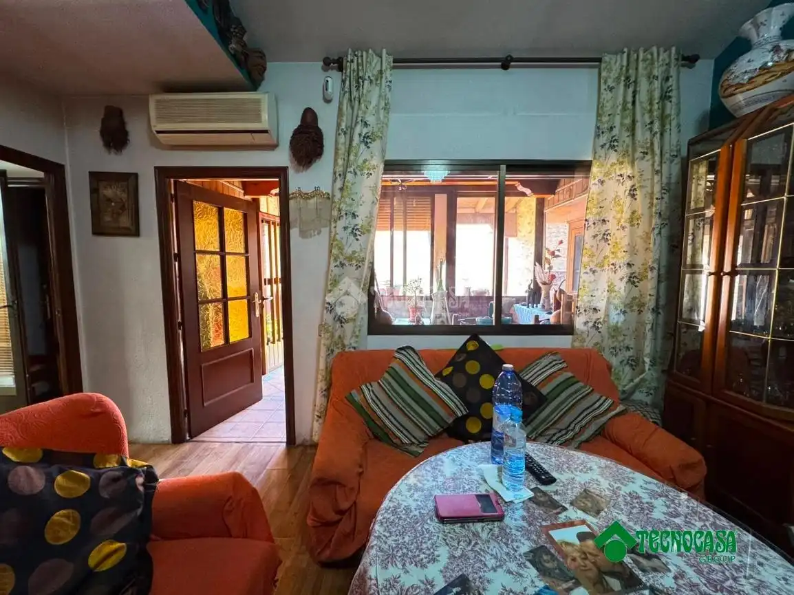 Sala d'estar de Casa adosada en venda en Gerindote amb Aire condicionat, Calefacció i Jardí privat