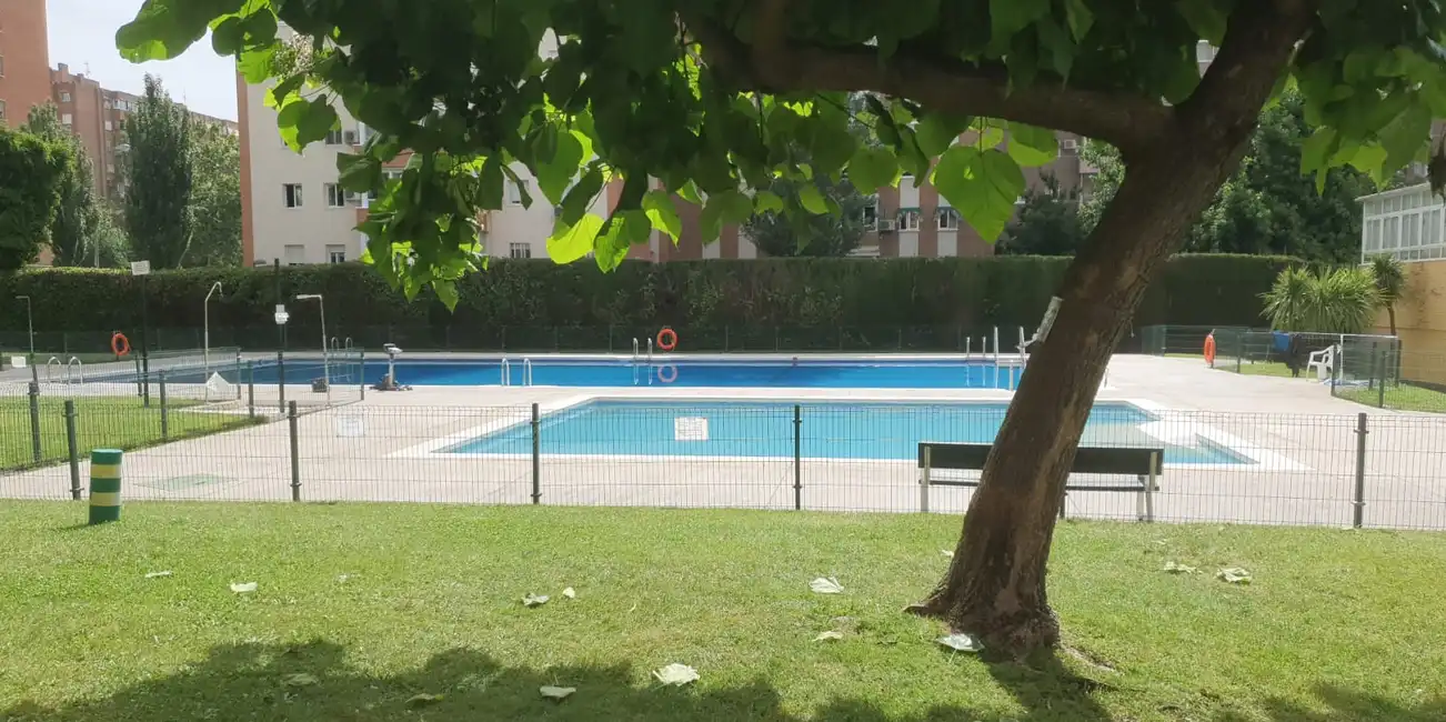 Piscina de Pis en venda en Fuenlabrada amb Terrassa, Moblat i Forn