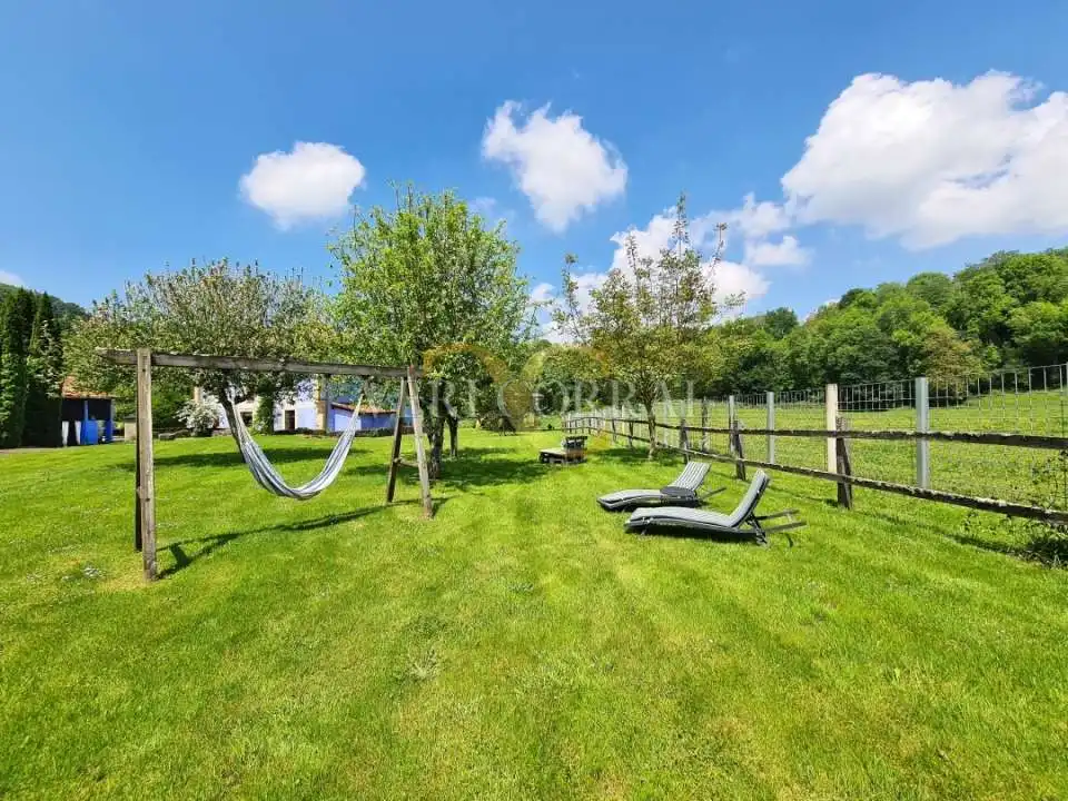 Garden of Buildings for sale in Cangas de Onís