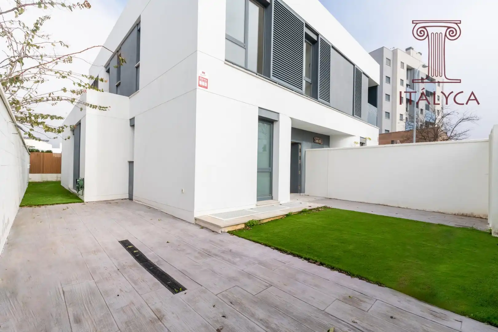 Exterior view of Detached homes for sale in Mairena del Aljarafe  with Heating, Private garden and Terrace