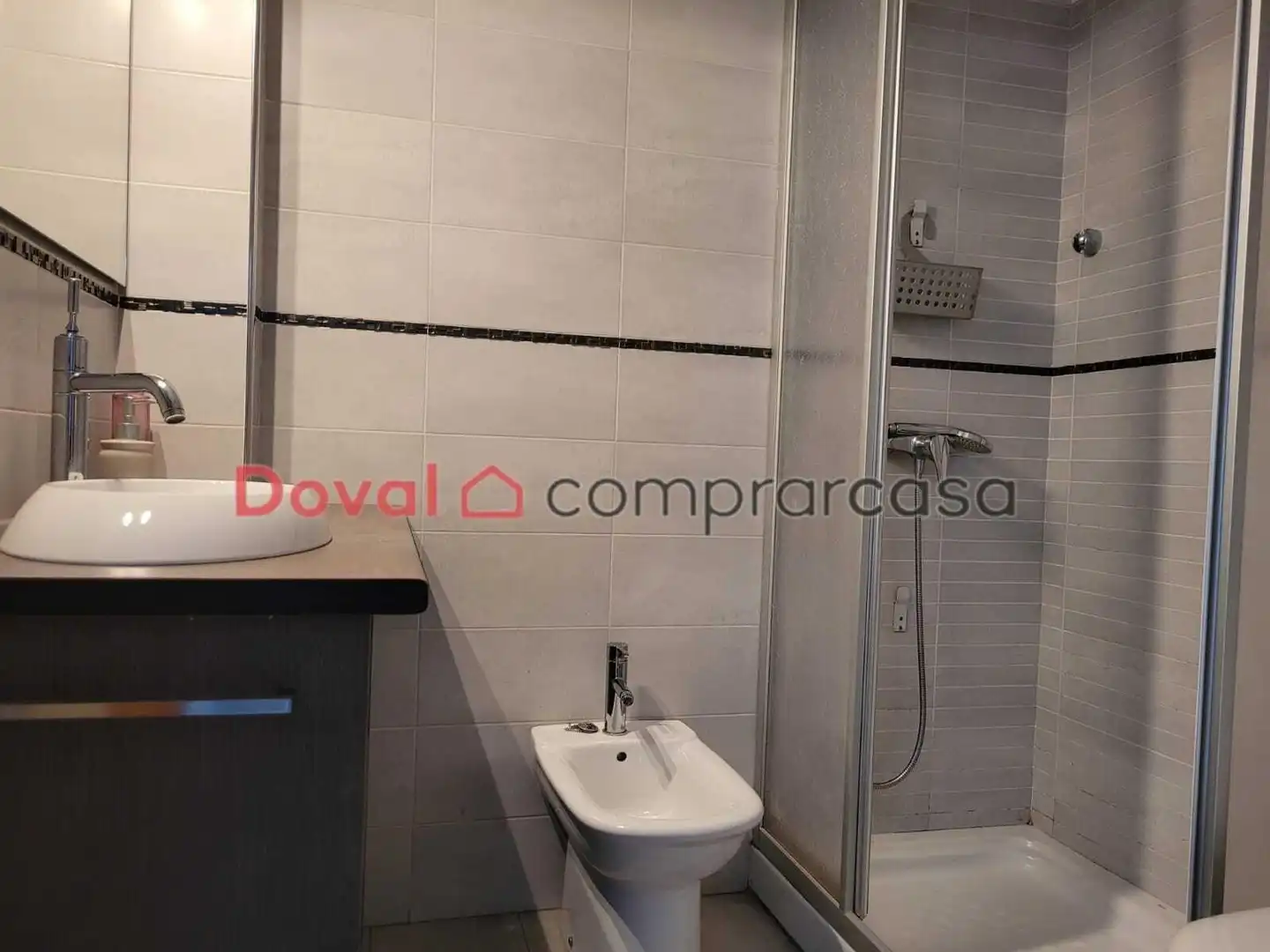 Bathroom of Flat for rent in O Porriño    with Heating, Terrace and Furnished