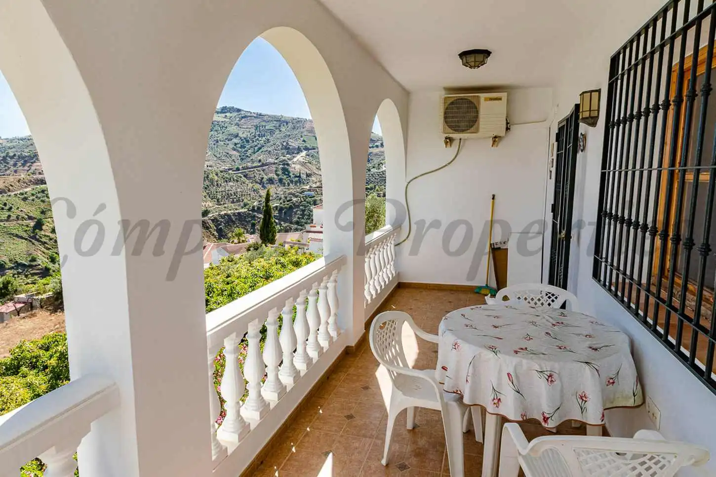 Terrassa de Casa o xalet en venda en Canillas de Albaida amb Jardí privat, Terrassa i Traster