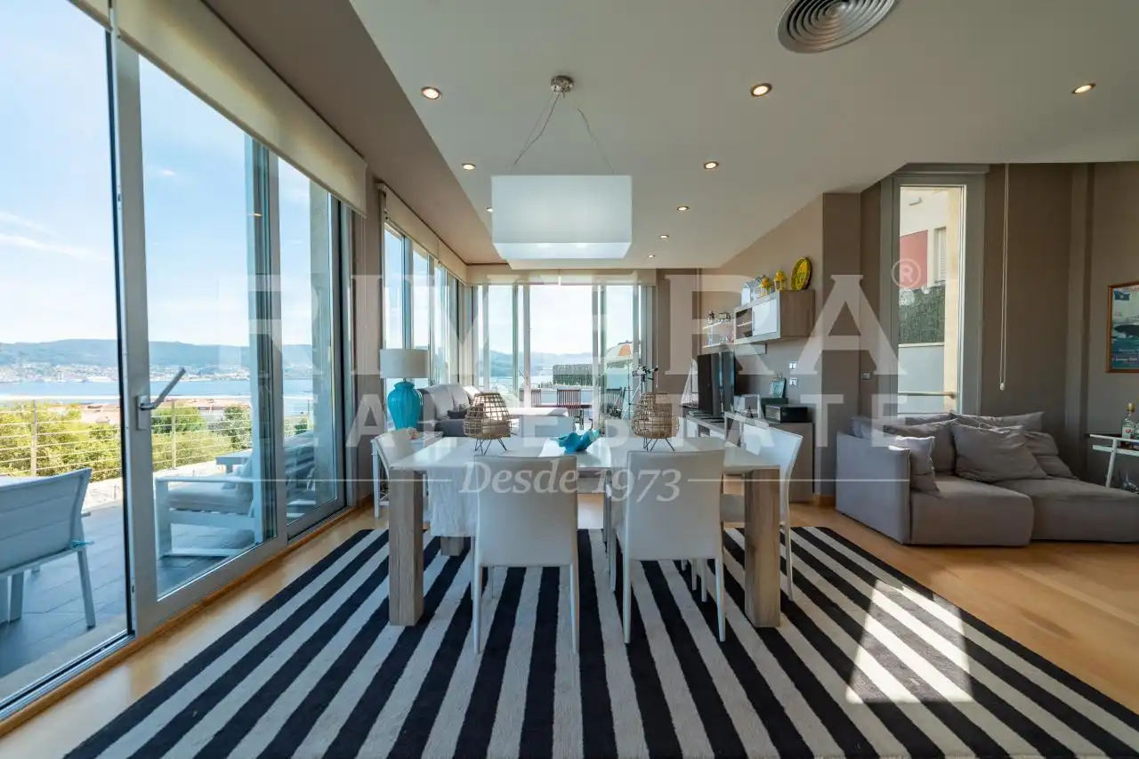 Comedor de Casa o chalet en venta en Poio con Calefacción, Jardín privado y Terraza