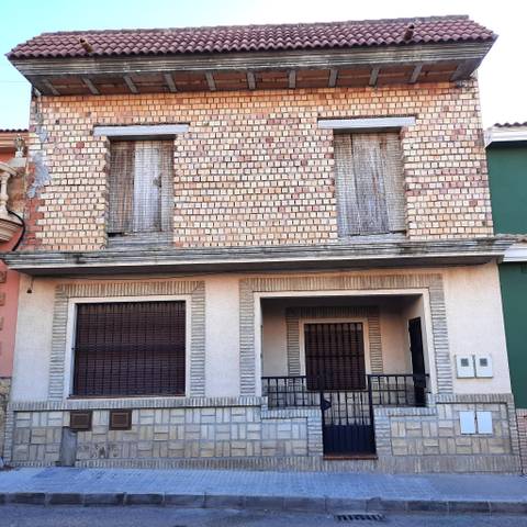 Casa-chalet en Venta en Calle Méjico en Guillena pueblo