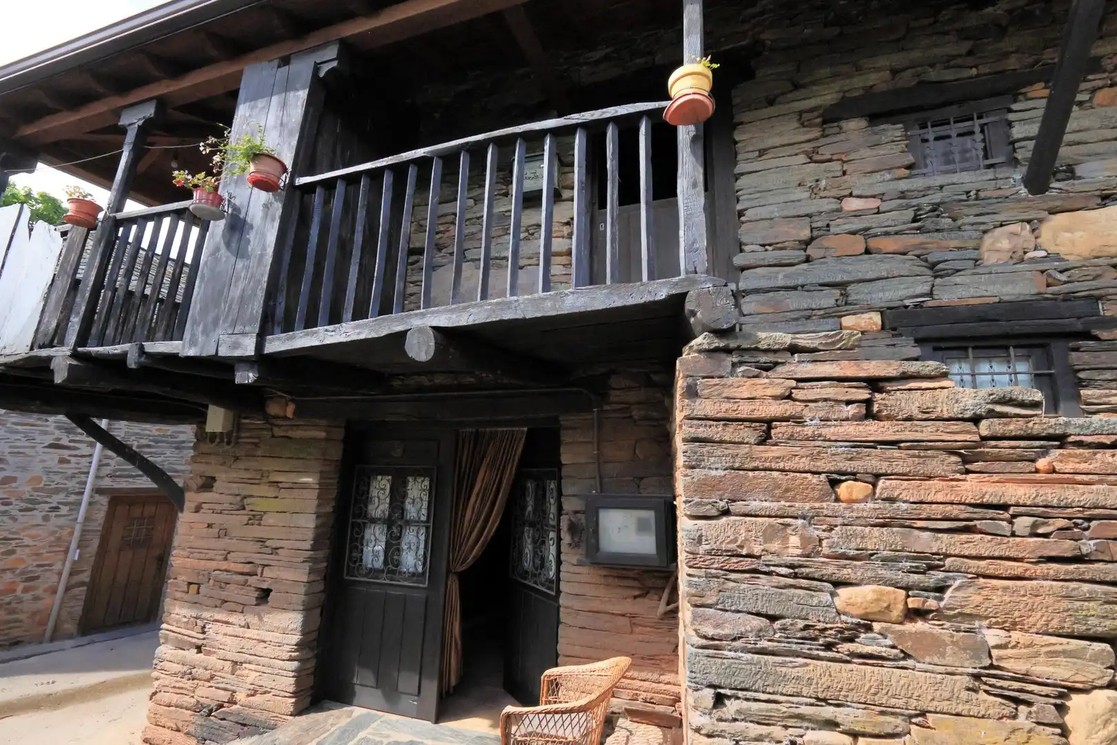 Casa rústica amb terrassa en venda a Villafranca del Bierzo, imagen 32