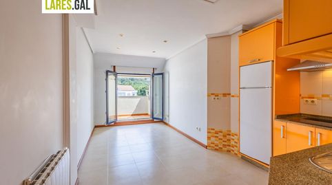 Foto 3 de Piso en venta en Longán, Coiro, Cangas