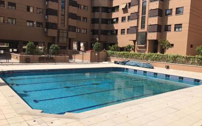 Swimming pool of Flat for sale in  Madrid Capital  with Community pool