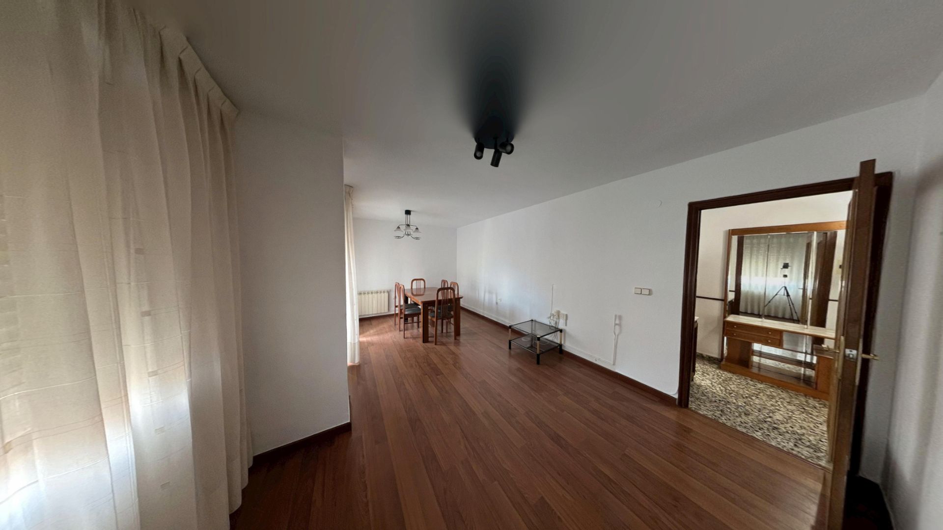 Sala d'estar de Pis en venda en Utiel amb Calefacció, Parquet i Balcó