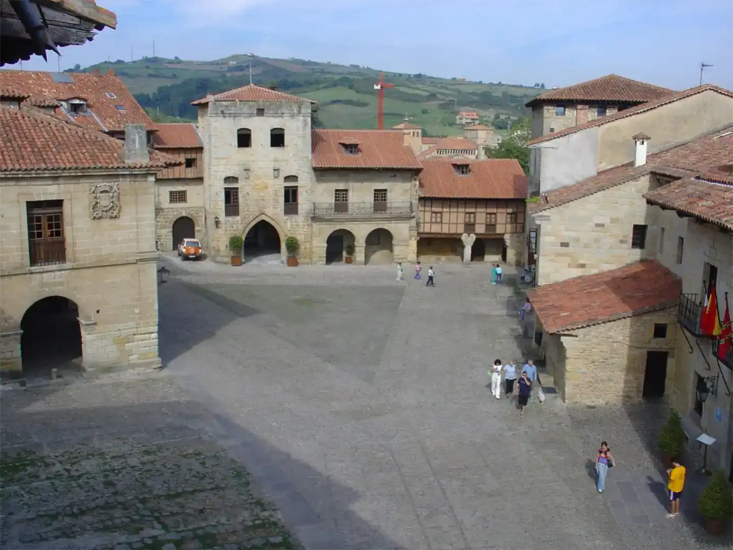 Vista exterior de Dúplex en venda en Santillana del Mar amb Balcó