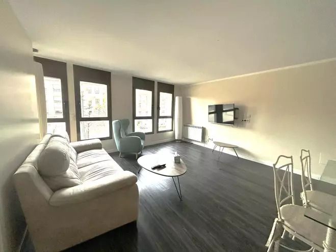 Sala d'estar de Pis de lloguer en Girona Capital amb Aire condicionat, Calefacció i Parquet