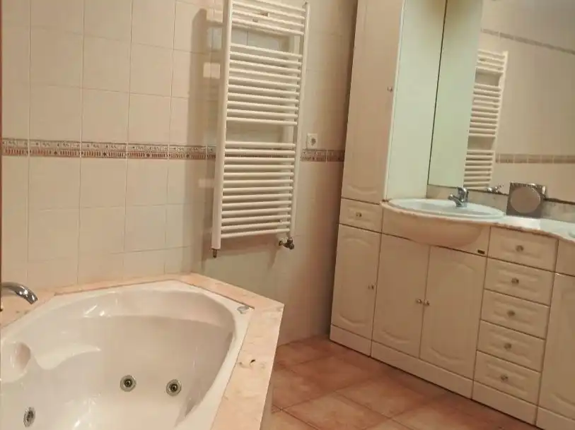 Baño de Casa adosada en venta en Abrera, Barcelona