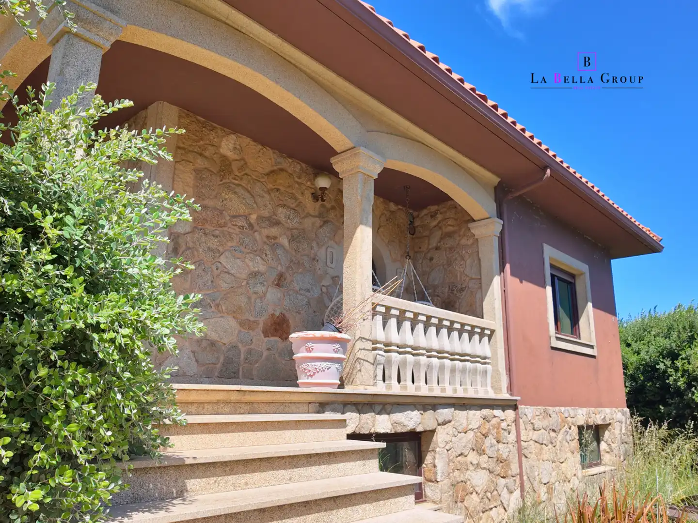 Vista exterior de Casa o xalet en venda en Fisterra amb Calefacció, Jardí privat i Parquet