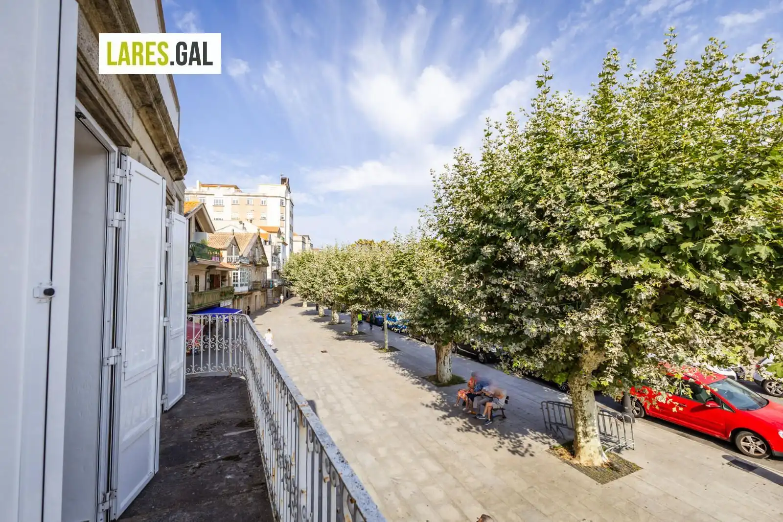 Vista exterior de Casa o xalet en venda en Cangas  amb Terrassa i Traster
