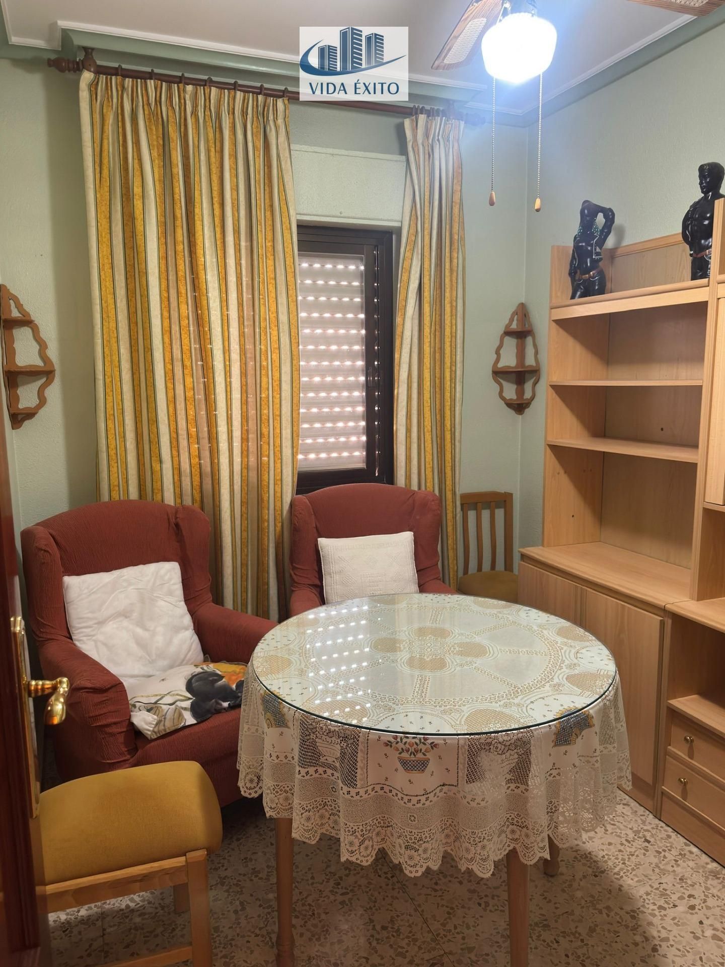 Sala de estar de Piso de alquiler en  Jaén Capital con Calefacción y Balcón