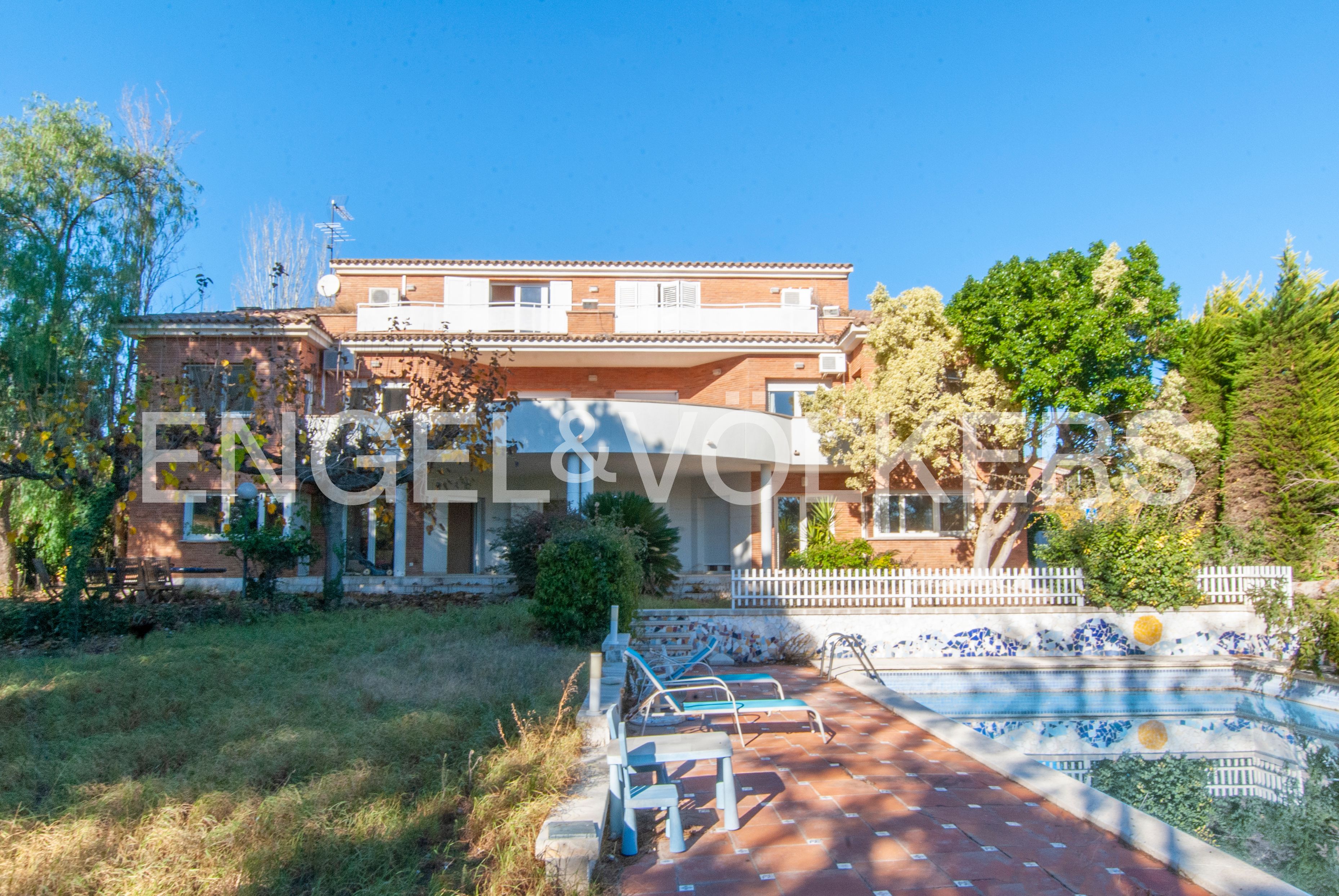 Vista exterior de Casa o xalet en venda en Reus amb Aire condicionat, Jardí privat i Terrassa