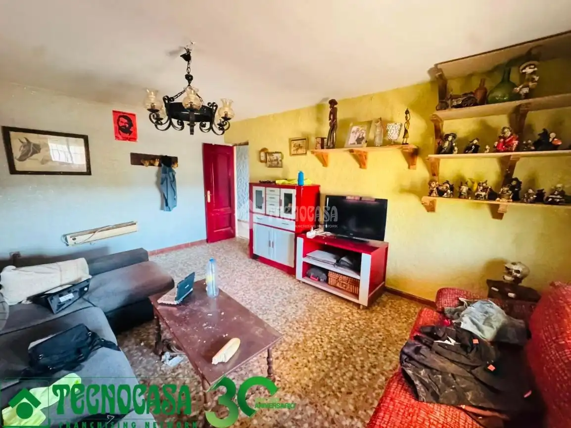 Sala d'estar de Casa o xalet en venda en Albarreal de Tajo amb Traster i Moblat