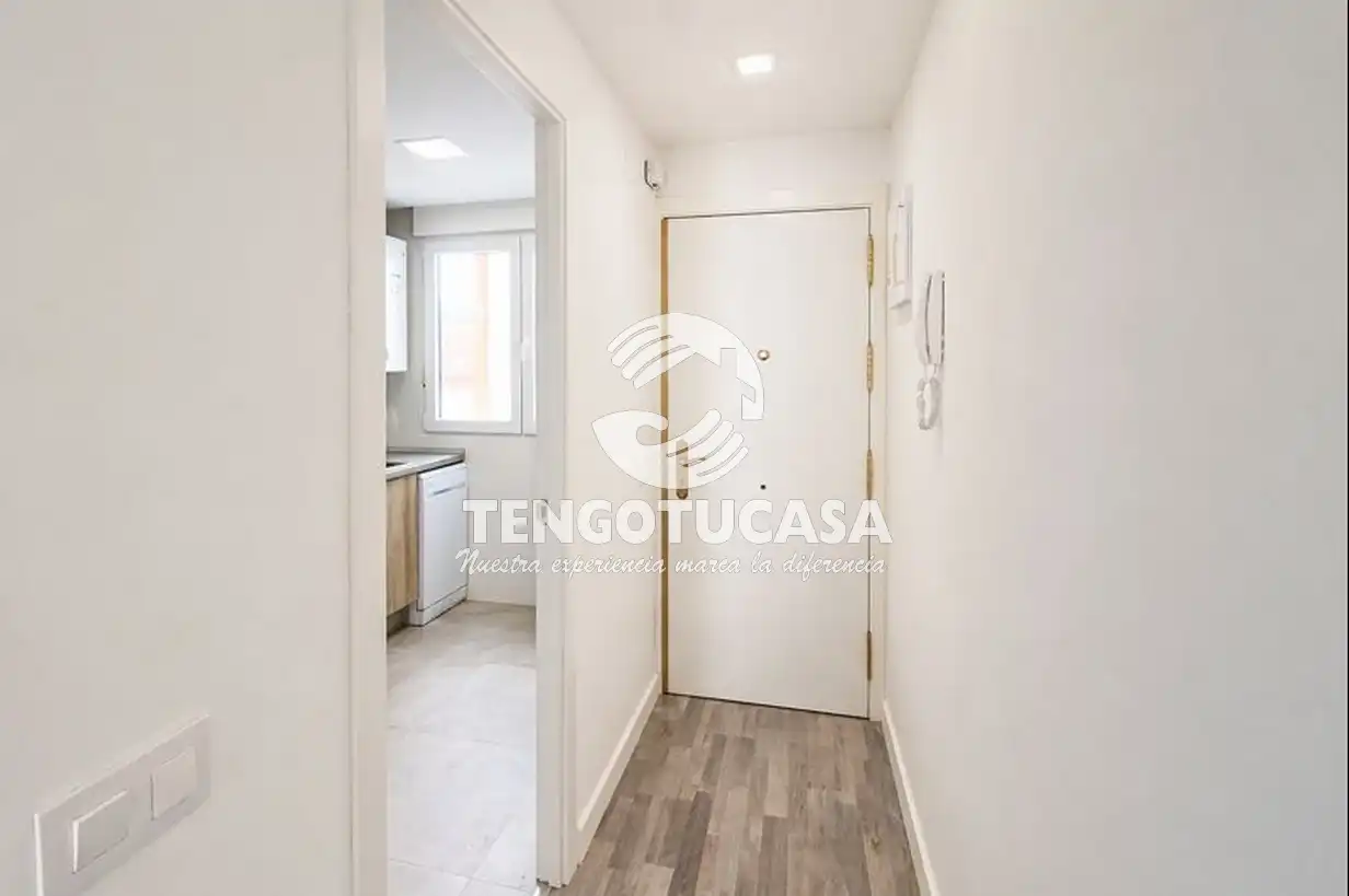 Flat for rent in Madrid  with Air Conditioner, Heating and Furnished