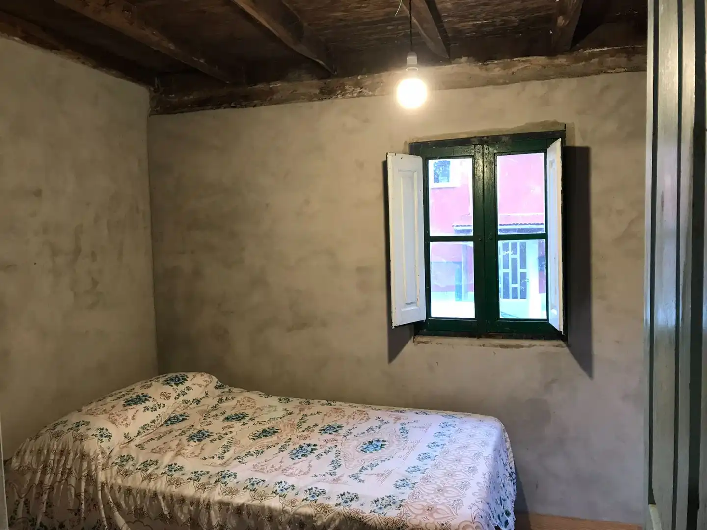 Dormitori de Casa o xalet en venda en Cangas de Onís amb Jardí privat i Traster