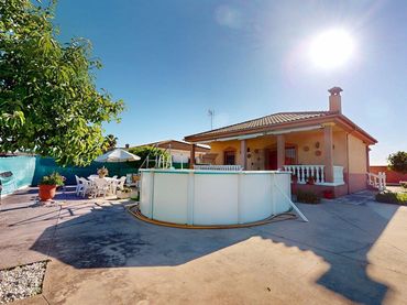 Casa rústica amb piscina en venda a Calle Polígono 107 Paraje 660 QUINTOS 124