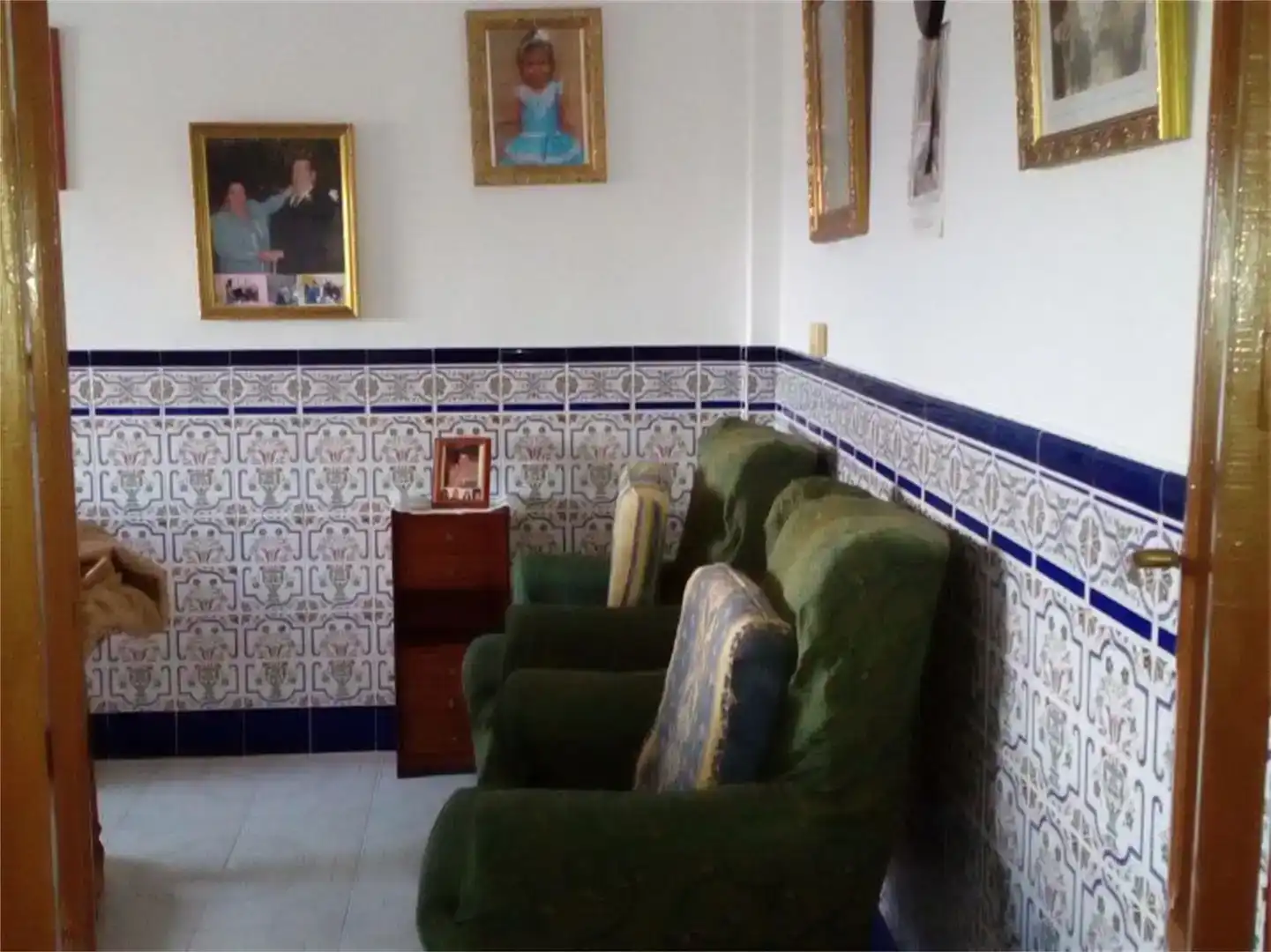 Sala d'estar de Casa adosada en venda en Zufre amb Aire condicionat, Moblat i Balcó