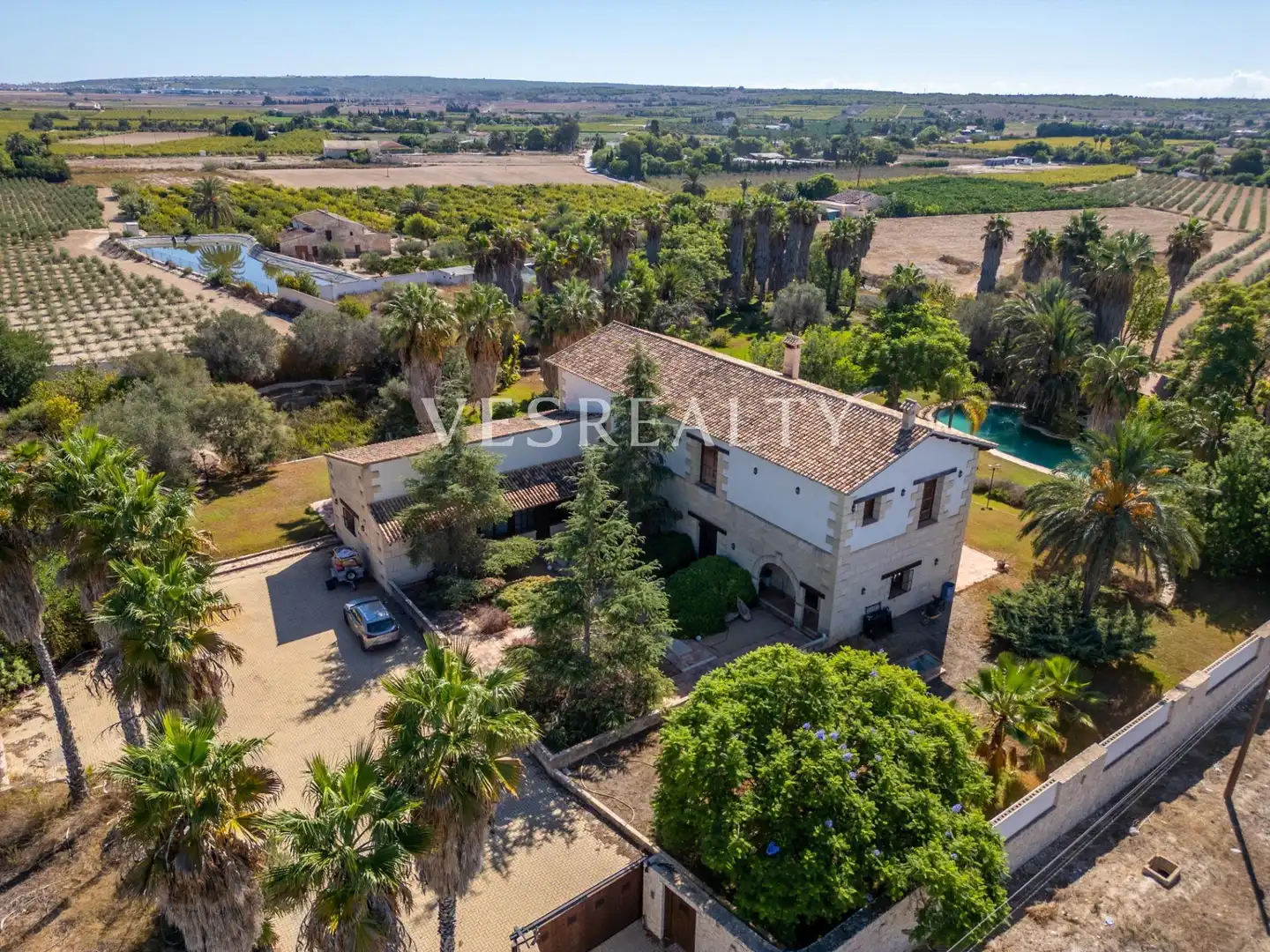 Vista exterior de Casa o xalet en venda en Elche / Elx amb Aire condicionat, Calefacció i Jardí privat