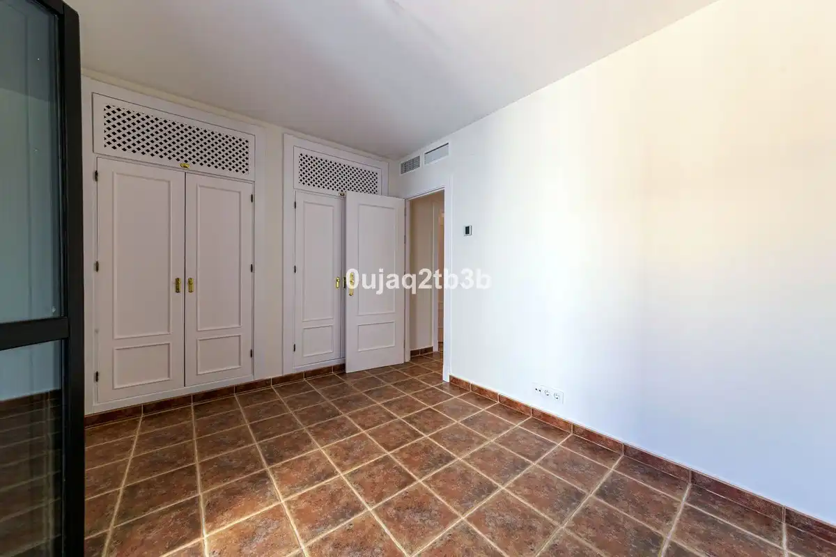 Habitación de Casa adosada de alquiler en Estepona con Aire acondicionado, Jardín privado y Terraza