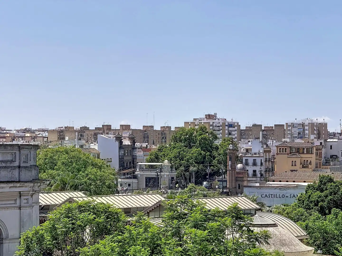 Exterior view of Flat for sale in Sevilla  with Air Conditioner, Terrace and Furnished
