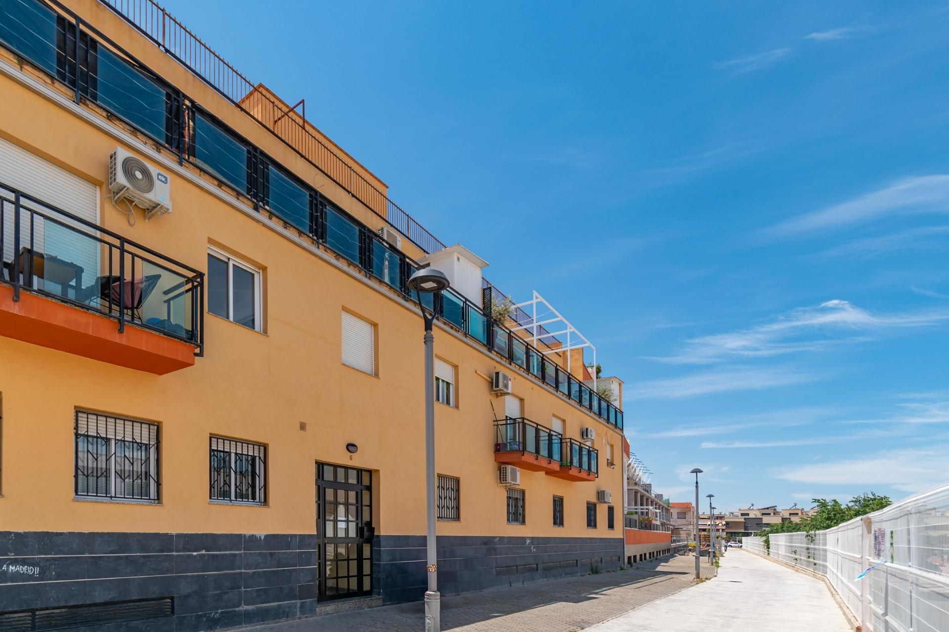 Exterior view of Duplex for sale in Churriana de la Vega  with Heating, Terrace and Storage room