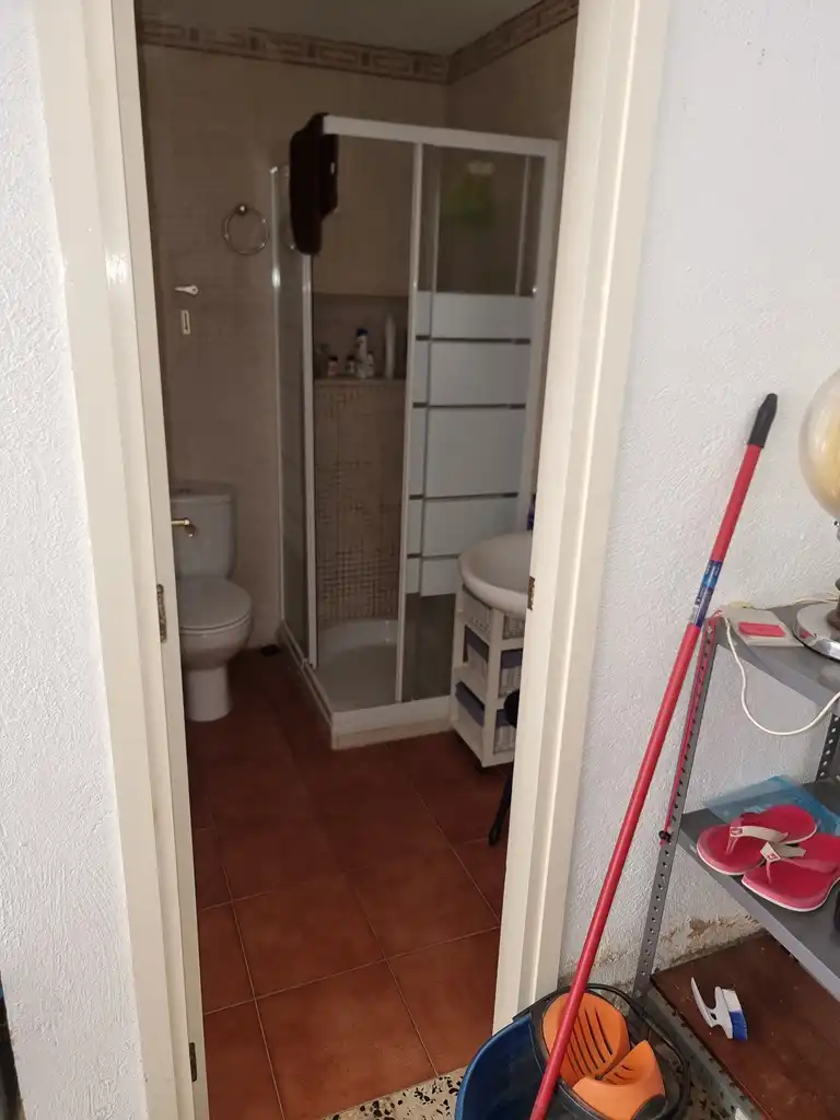 Badezimmer von Wohnungen zum Verkauf in Cambrils mit Klimaanlage, Privatgarten und Terrasse