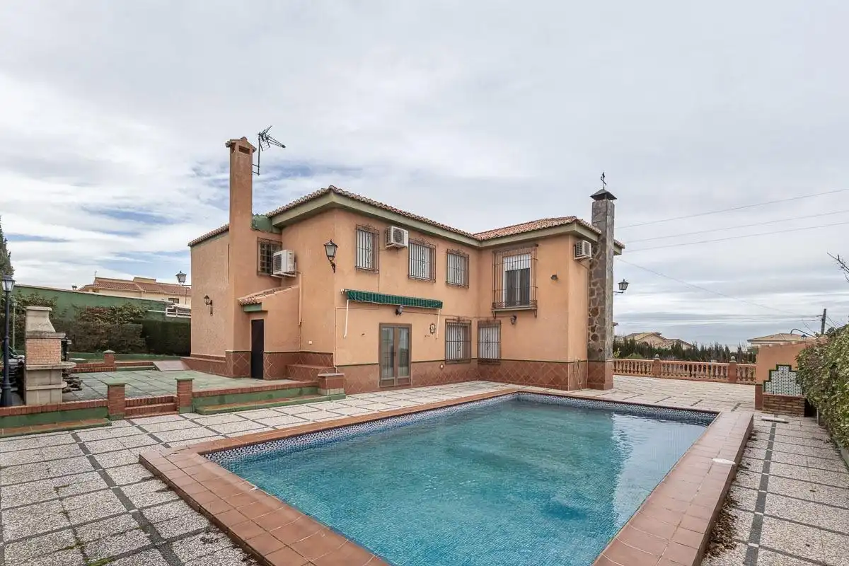 Vista exterior de Casa o chalet en venta en Villa de Otura con Jardín privado y Piscina