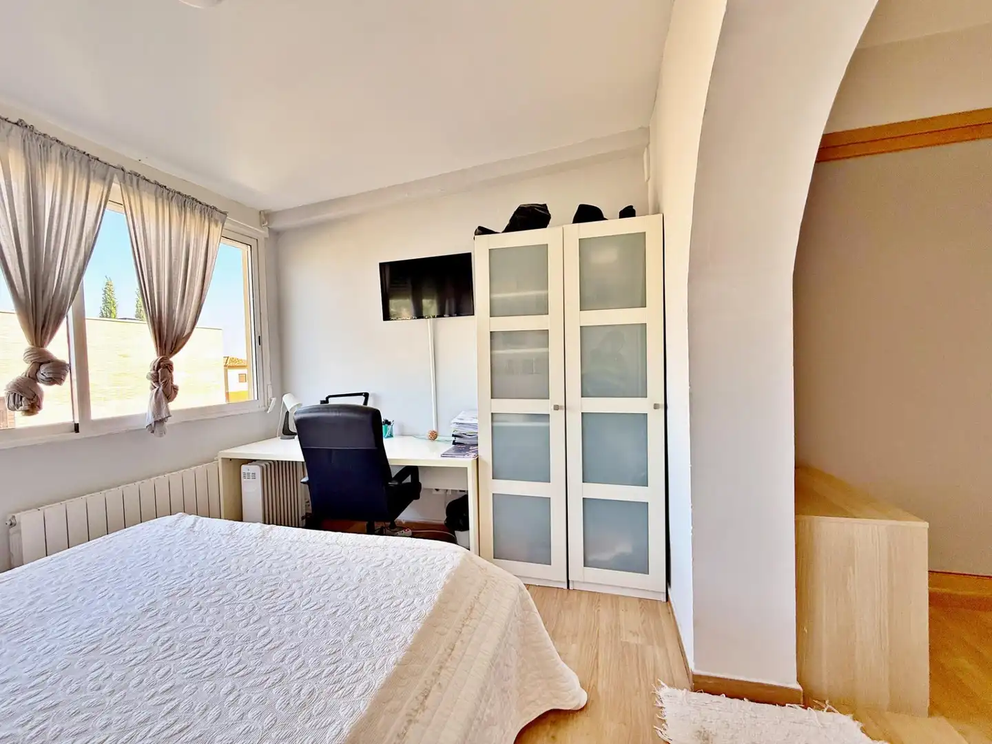 Dormitori de Casa o xalet en venda en Llíria amb Aire condicionat, Jardí privat i Terrassa