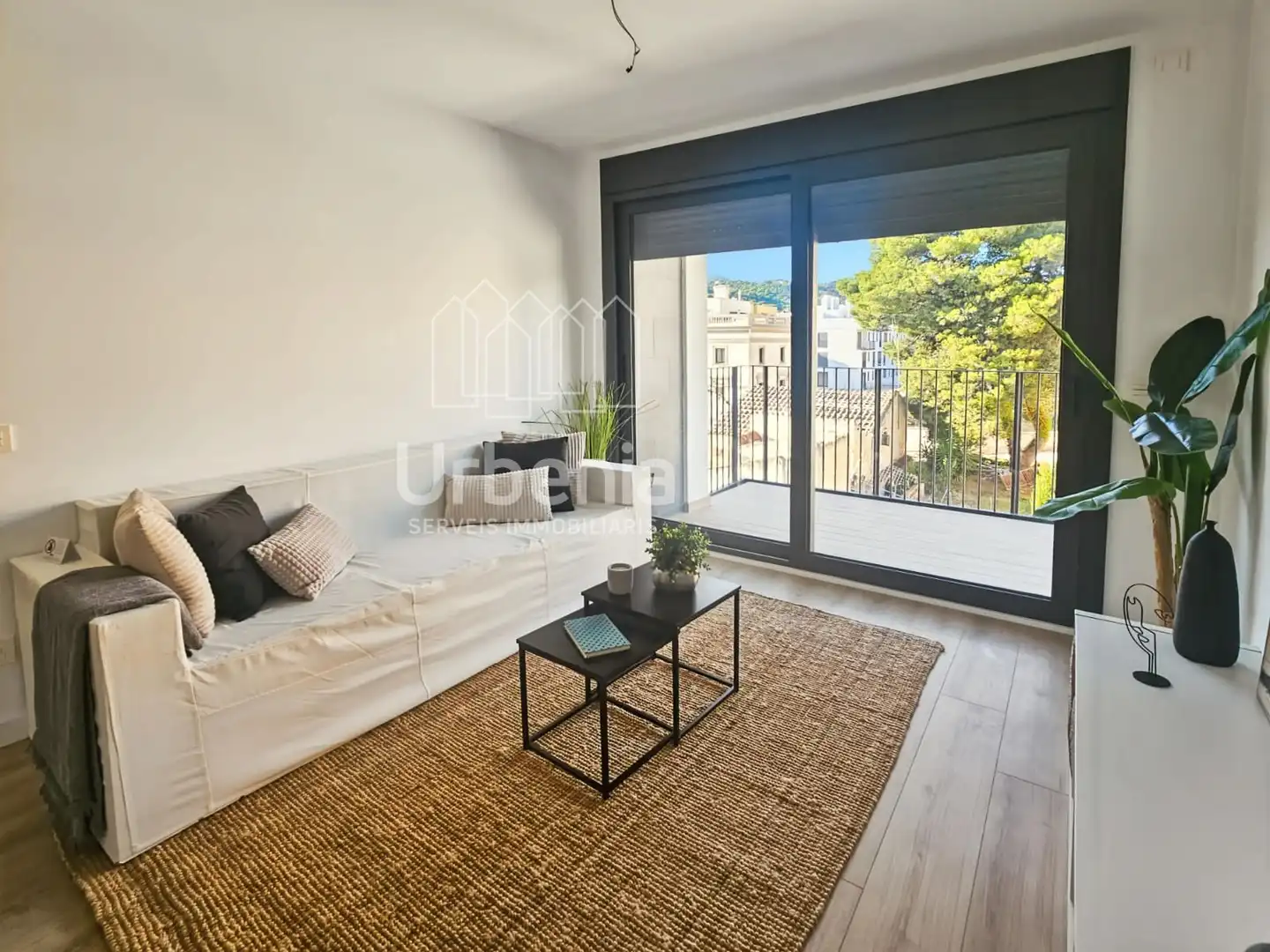 Vista exterior de Dúplex en venda en Arenys de Mar amb Aire condicionat, Calefacció i Terrassa