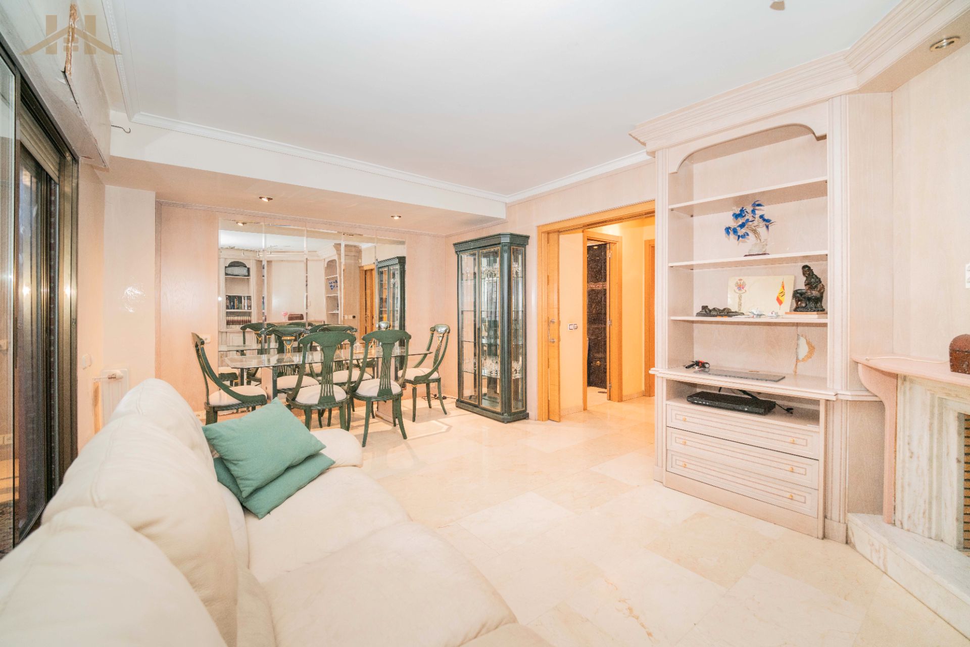 Sala d'estar de Casa adosada en venda en Alcobendas amb Aire condicionat, Calefacció i Jardí privat