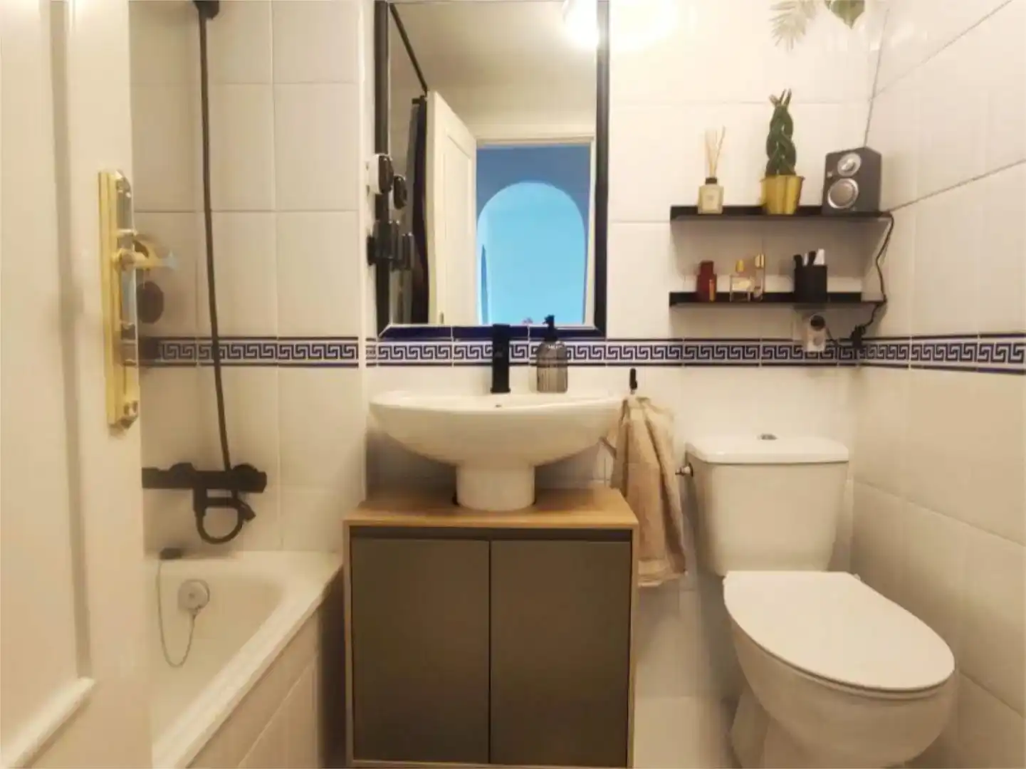 Bany de Apartament de lloguer en Mijas