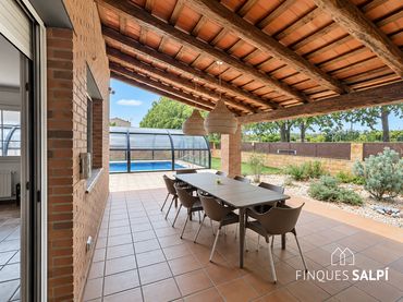 Casa con piscina en venta en canigo