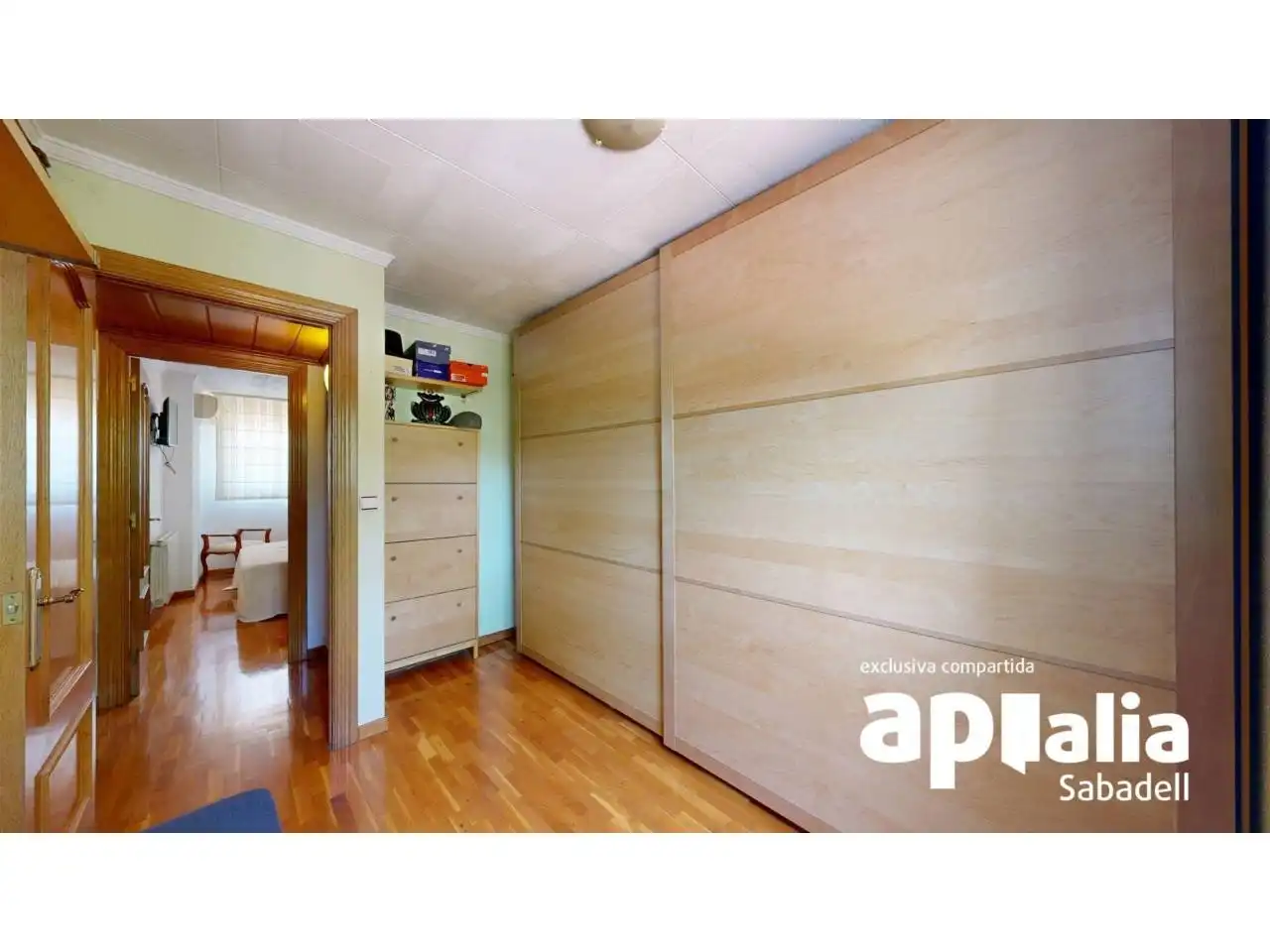 Habitación de Piso en venta en Badia del Vallès con Aire acondicionado, Calefacción y Parquet