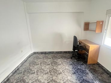 Piso con balcón en venta en Adra