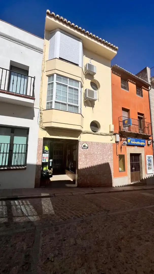Vista exterior de Pis en venda en Trujillo amb Aire condicionat