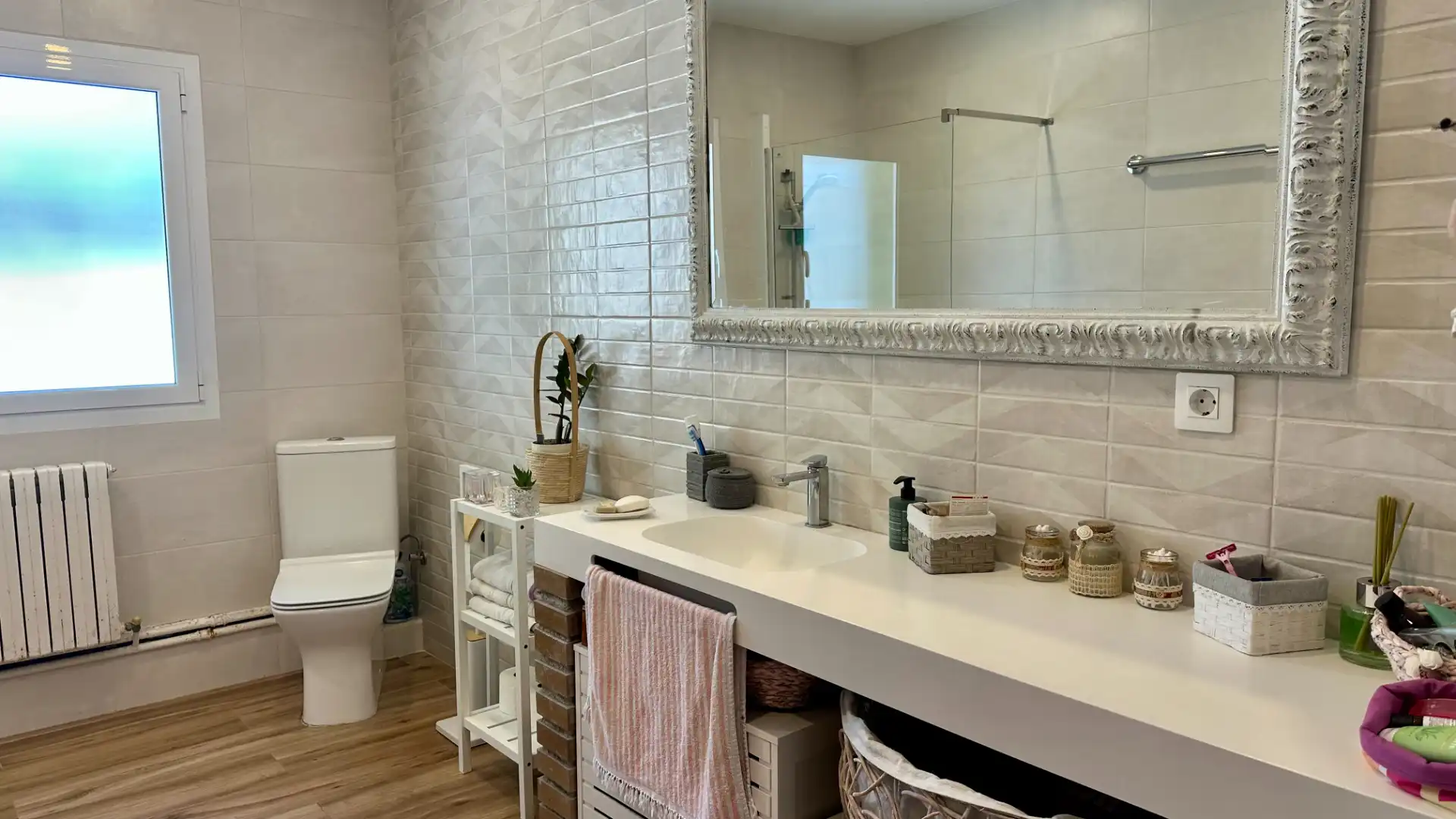Badezimmer von Haus oder Chalet zum Verkauf in Castellar del Vallès mit Klimaanlage, Heizung und Privatgarten