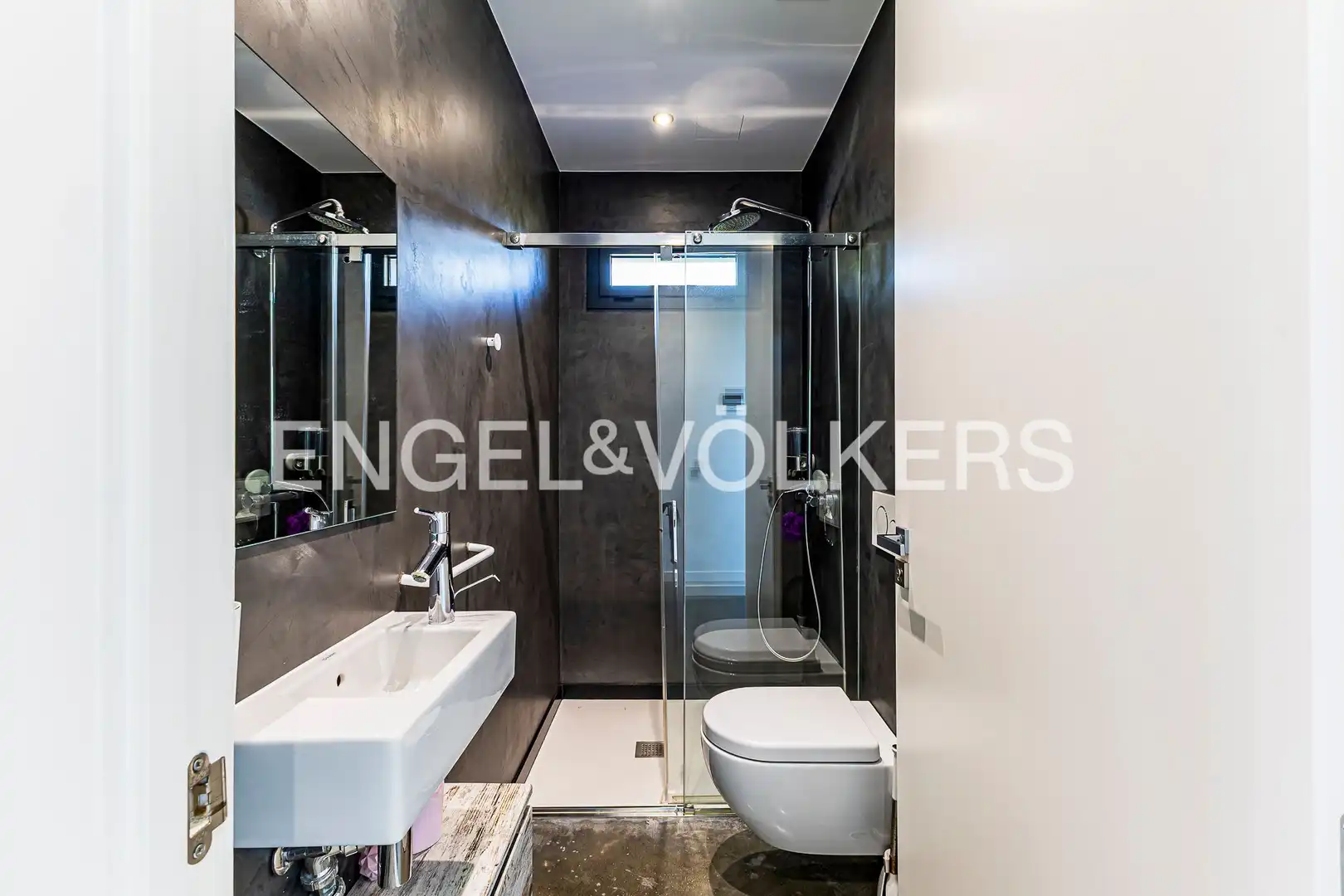 Bathroom of Houses for rent in Castelldefels  with Air Conditioner, Heating and Private garden