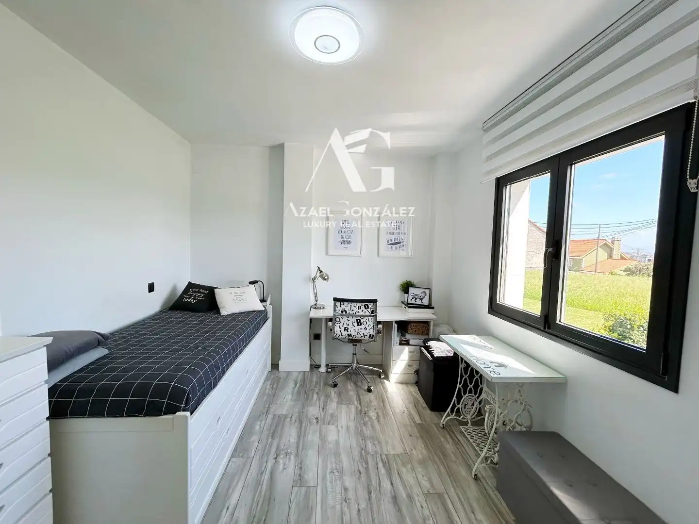 Bedroom of Houses for sale in Santander  with Heating, Private garden and Terrace