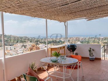 Adosado con balcón en venta en Torrox Pueblo